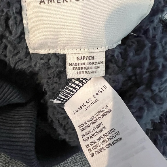 American Eagle Sherpa Pullover - Picture 3 of 3
